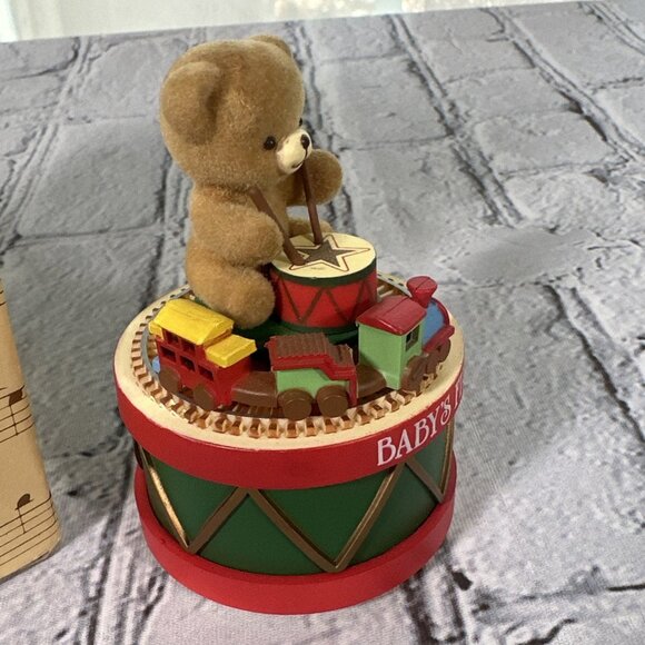 Baby's 1st Christmas 1981 ENESCO, Music Box, Bear, Train CirclingTop - Picture 12 of 15